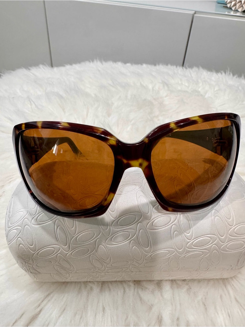 Vintage OAKLEY Disobey 05-321 57mm Brown Tortoise Oversized Wrap Sunglasses - Picture 4 of 7